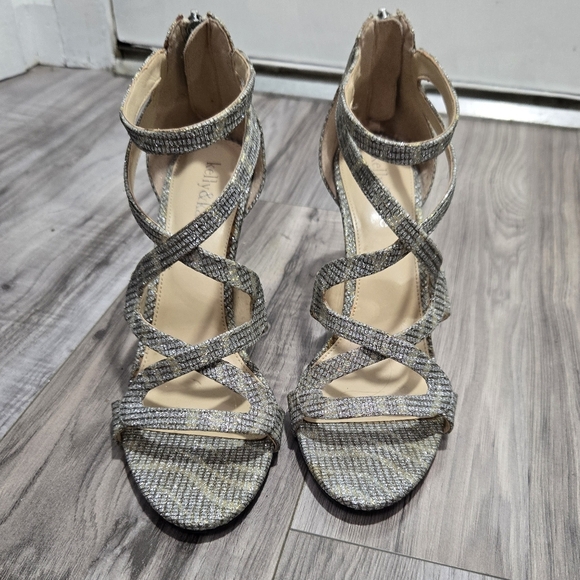 Kelly & Katie Silver Strappy Heels Sz 8 - Picture 7 of 12